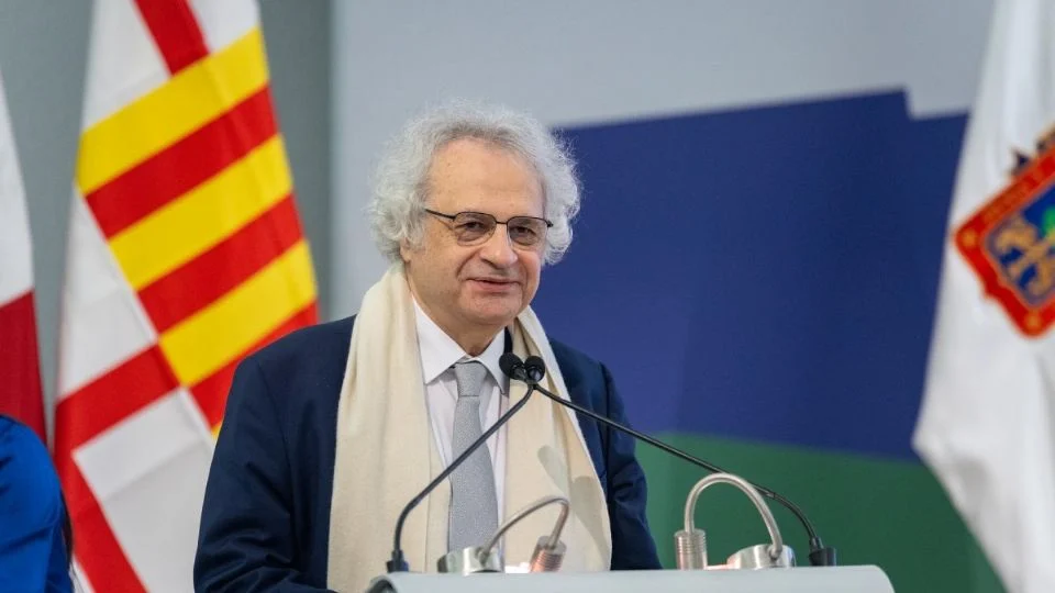 Amin Maalouf, Premio FIL, encomienda a la literatura tres misiones cruciales para sanar nuestro tiempo