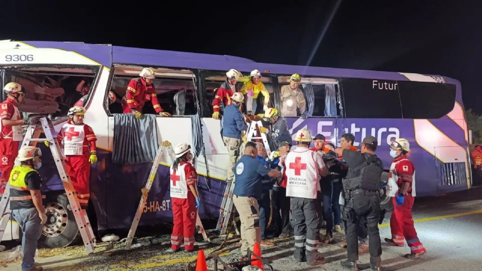 Autobús impacta contra tráiler en Tamaulipas; 36 lesionados y dos fallecidos el saldo