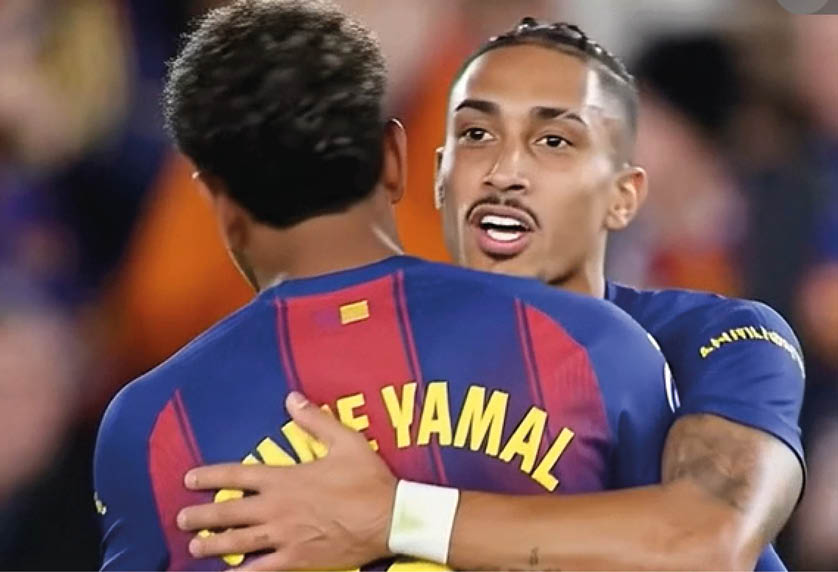 Doblete de Raphinha asegura al Barcelona acabar el año líder