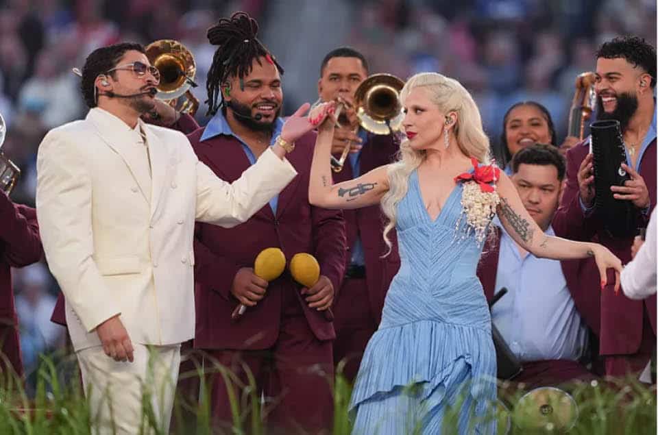 El Super Bowl LX que desarmó la polarización: Cuando el español fue el acto político más poderoso