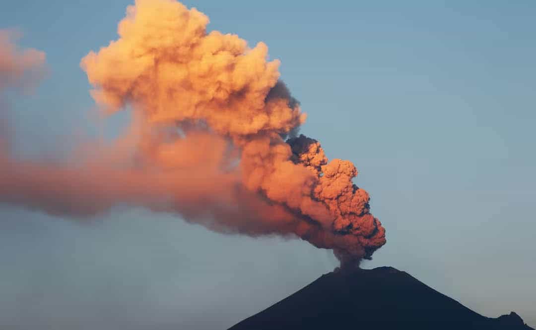 Popocatépetl lanza ceniza al Valle de México: prevén afectación en CDMX durante seis horas