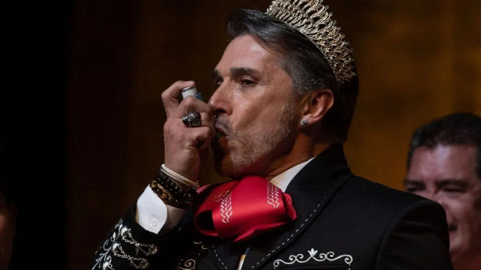 Sergio Mayer regresa a San Lázaro tras su efímera participación en reality show; denuncian que impidieron acceso a su suplente