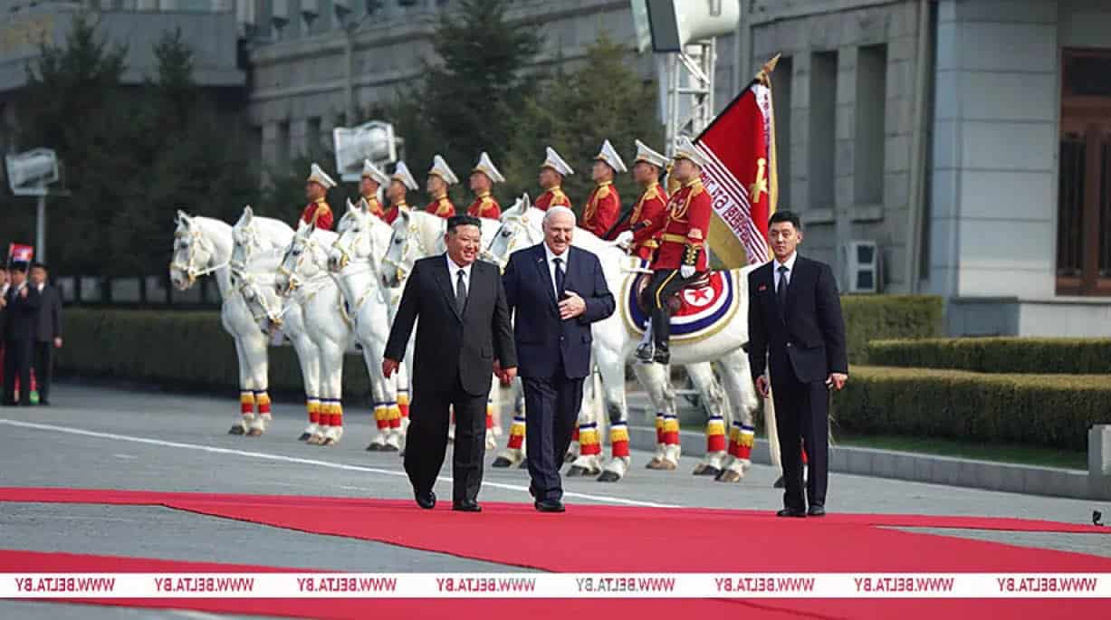 Kim Jong-un recibe a Lukashenko en visita histórica a Corea del Norte para estrecha lazos de amistad
