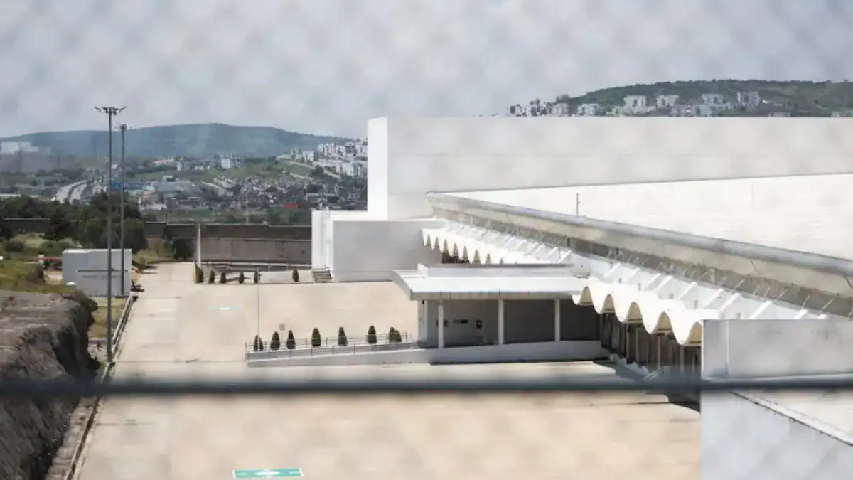 La megafarmacia de AMLO ya no es ni bodega… hoy está vacía y desolada
