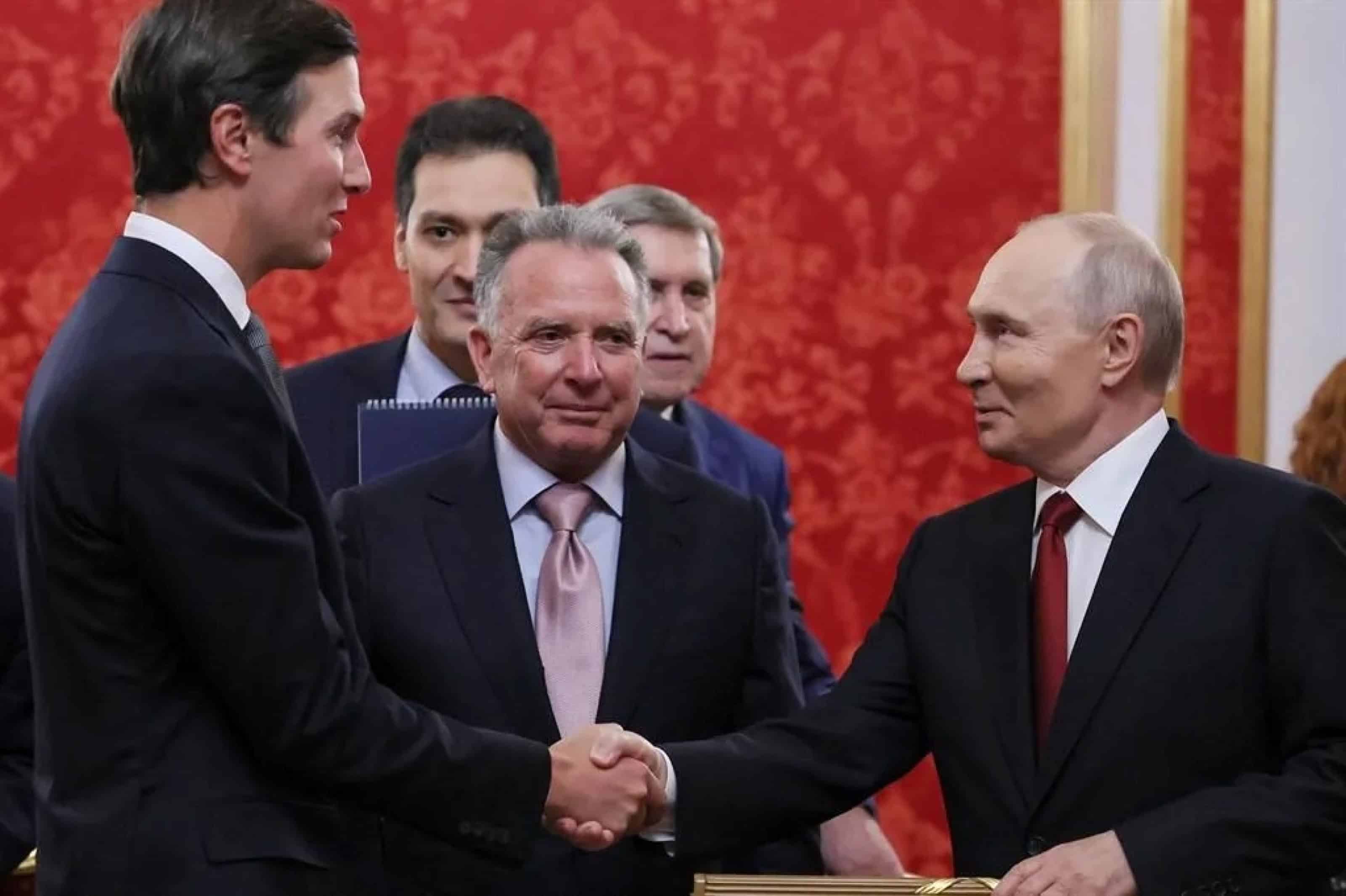 Putin ordena tregua de 3 días en Kiev mientras recibe a enviados de Trump en el Kremlin