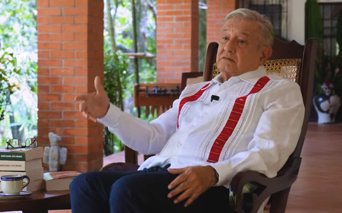 AMLO reaparece desde Palenque para anunciar su nuevo libro: ‘Pueblo’; se queja de sus críticos